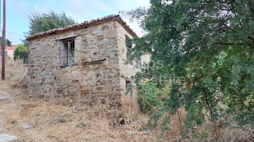 Detached stone house in Kornos